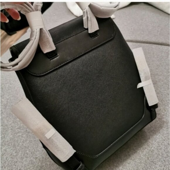 NWT Michael Kors Black Saffiano Leather Tech Friendly Backpack - Picture 10 of 13